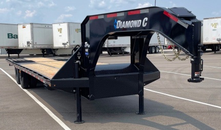 New Diamond C FMAX 212 Gooseneck Flatbed Trailer 32': Hydraulic Dove, 25,900 GVWR, Spare, Hydraulic Jacks